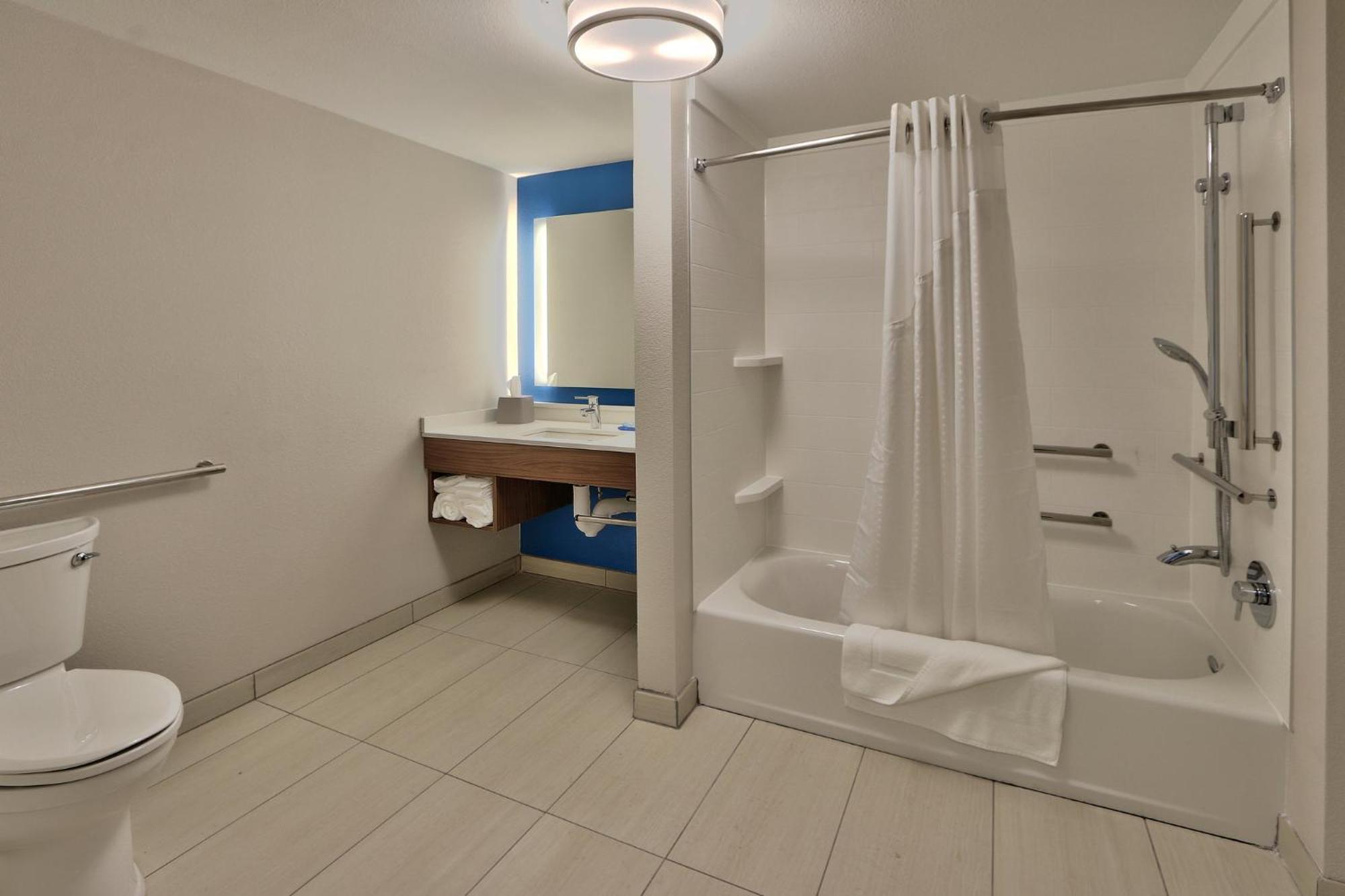 Express & - By Ihg Roswell